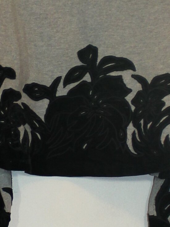 By Anthropologie Velvet Appliqué Sweatshirt  embroidery Pullover styling size M - Picture 9 of 9